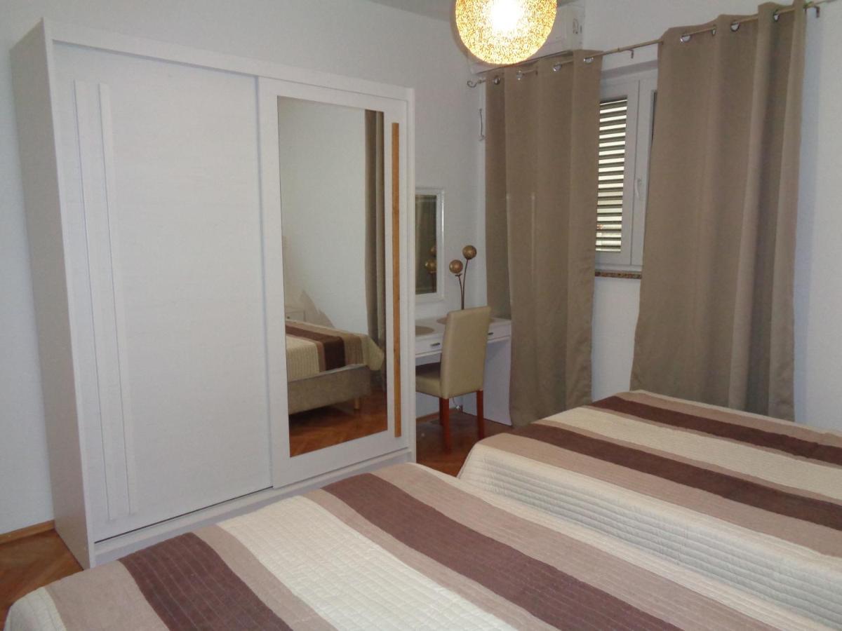 Apartments Miki 2 Novalja Luaran gambar